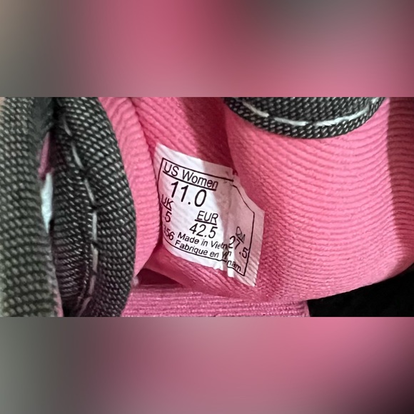 Women’s Vans Size 11 Gray & Pink Lace Ups Low Cuts 11W/9Men - Picture 12 of 12